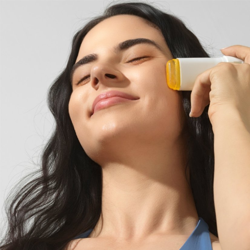 Transparentní SPF tyčinka na obličej pro ochranu proti slunci Levissime SUN STICK TRANSPARENT SPF50, 20 g