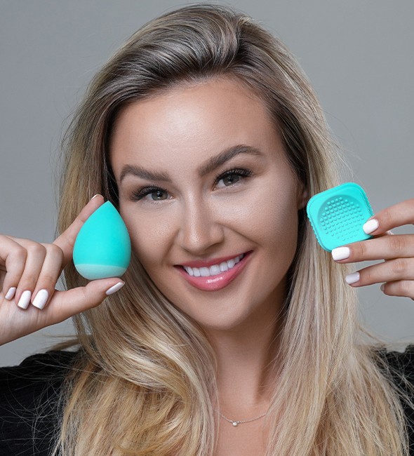Revoluční houbička na make-up Super Sponge V2